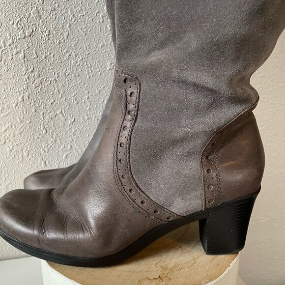 Clarks Gray Leather Full Zip Boots Size 8M EUC - Picture 4 of 7